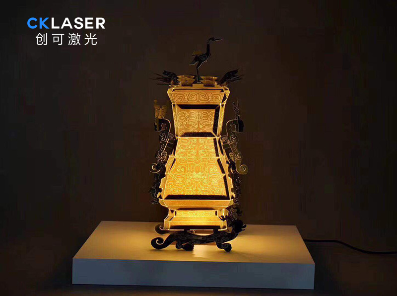 鏤空紙雕剪影燈廠家秘密武器：超級(jí)激光打標(biāo)機(jī)